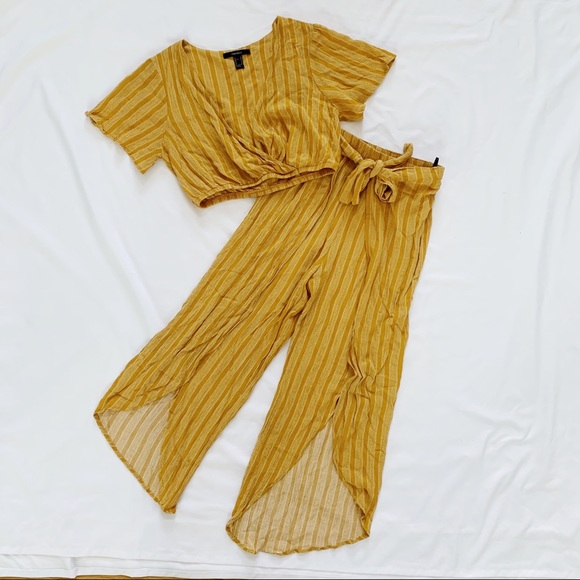 Forever 21 Striped Set Crop Top and Split-Leg Pant - Picture 9 of 16